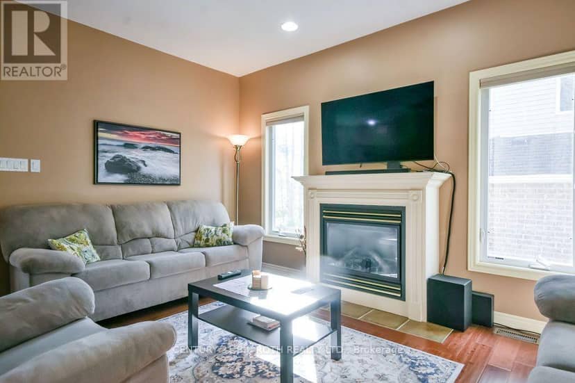 21 Armeda Clow Crescent — photo 6 of 38