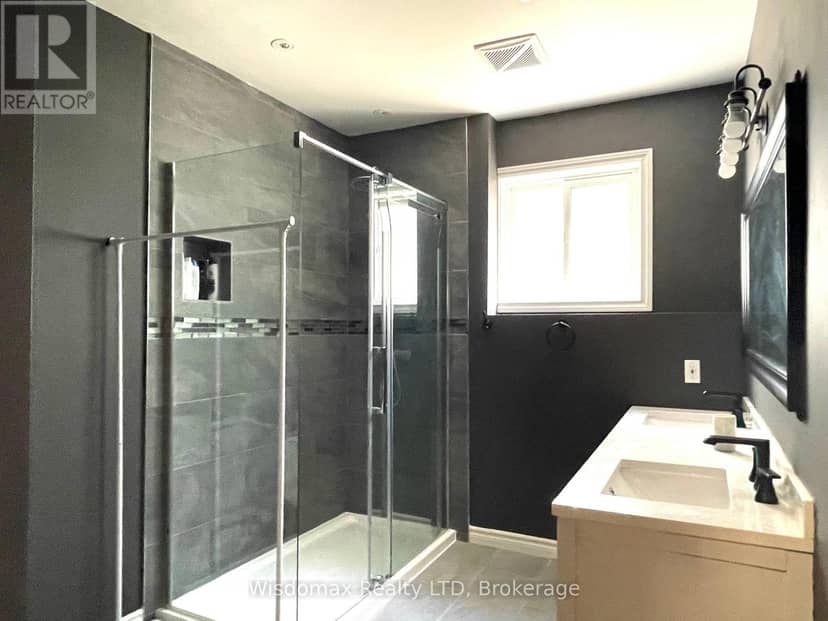 8272 Woodsview Crescent — photo 16 of 20