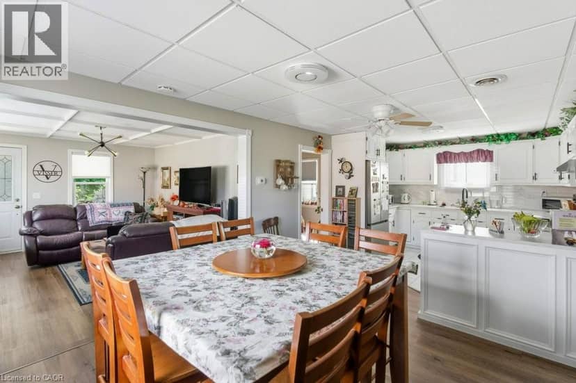 111 MCALPINE Avenue S — photo 4 of 40