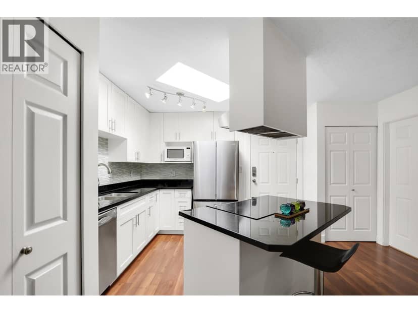 B310 40120 WILLOW CRESCENT, Squamish