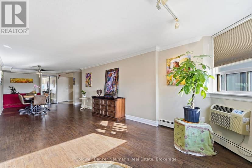 803 - 55 Yarmouth Street — photo 18 of 40