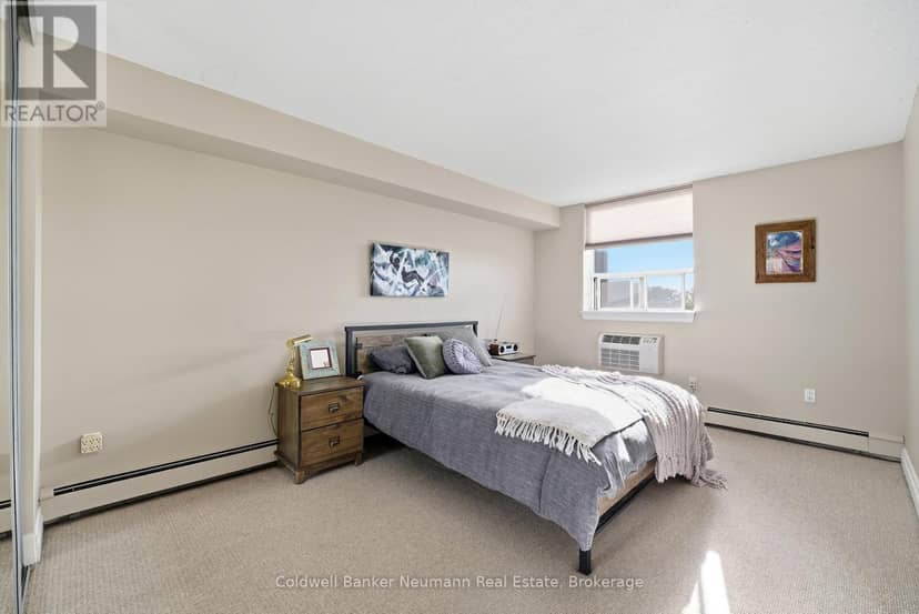 803 - 55 Yarmouth Street — photo 27 of 40
