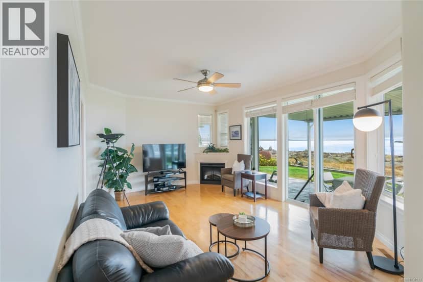1765 Admiral Tryon Blvd — photo 9 of 40