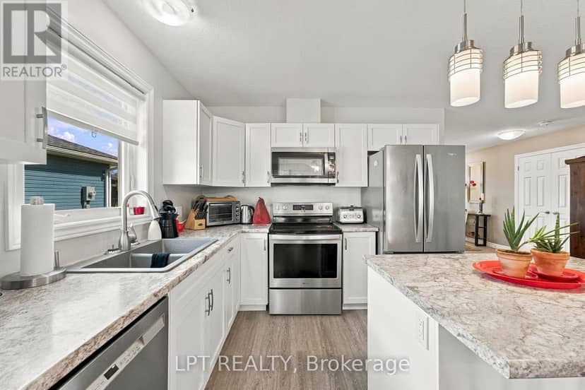 102 Huron Heights Drive — photo 15 of 40