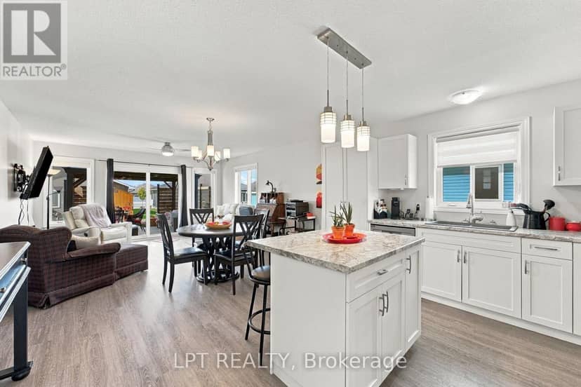102 Huron Heights Drive — photo 12 of 40
