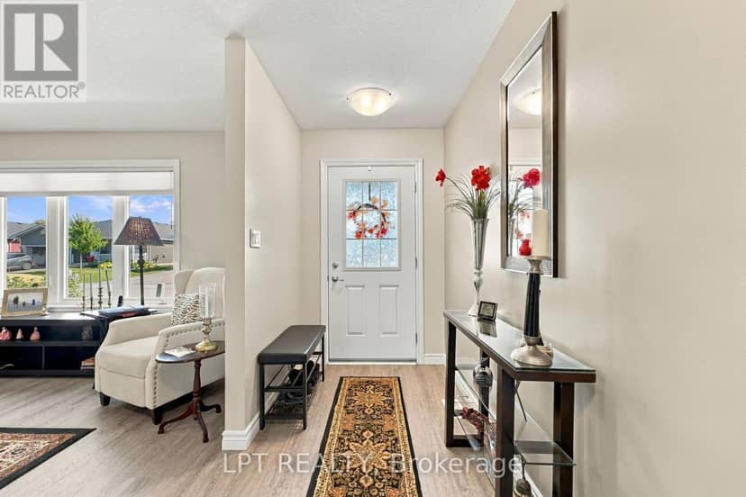 102 Huron Heights Drive — photo 8 of 40