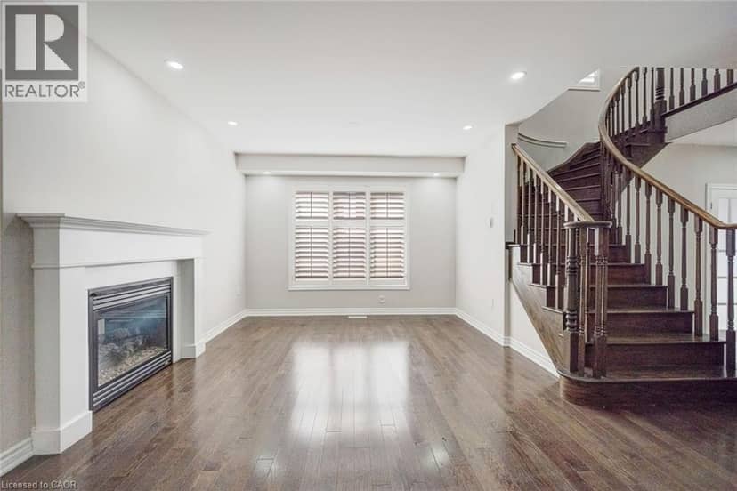 358 LAUNDON Terrace, Milton, photo 8