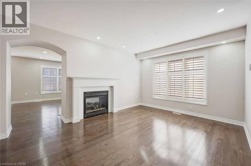 358 LAUNDON Terrace, Milton, photo 6