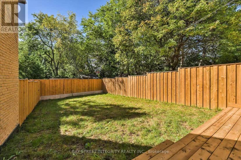 7 - 250 Erskine Avenue — photo 33 of 35