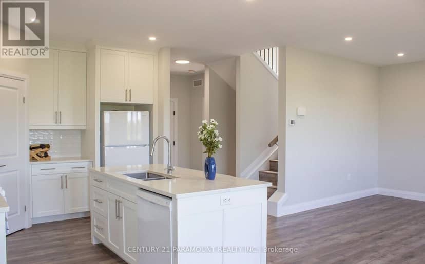 On - 103 Eagle Street — photo 3 of 4