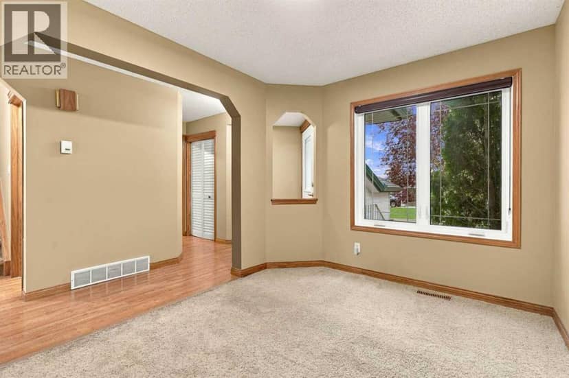 11 Somercrest Circle SW, Calgary, photo 7