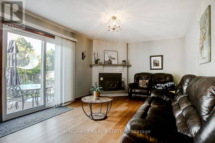 407 Glenashton Drive — photo 13 of 39