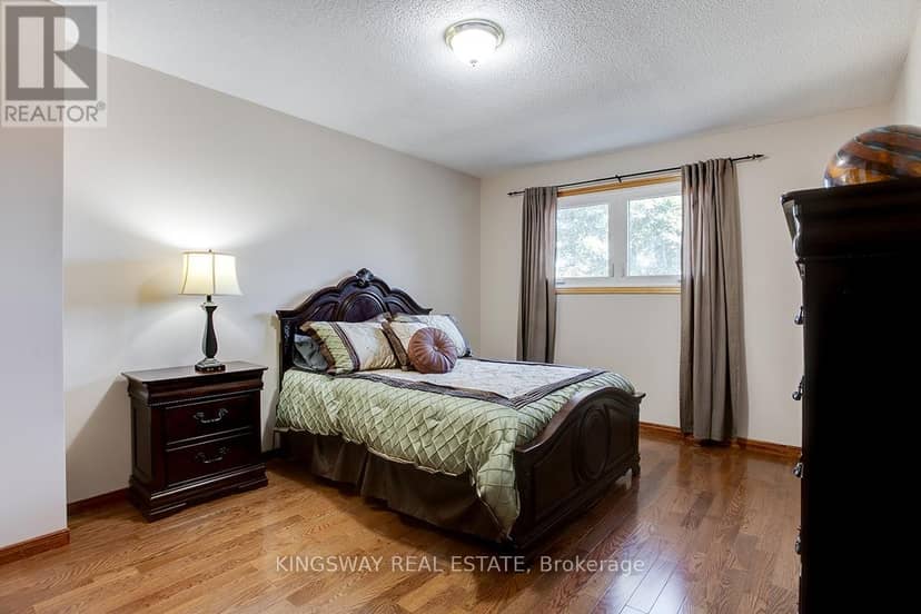 407 Glenashton Drive — photo 25 of 39