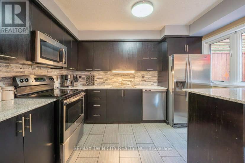 E33 - 110 Activa Avenue — photo 13 of 40