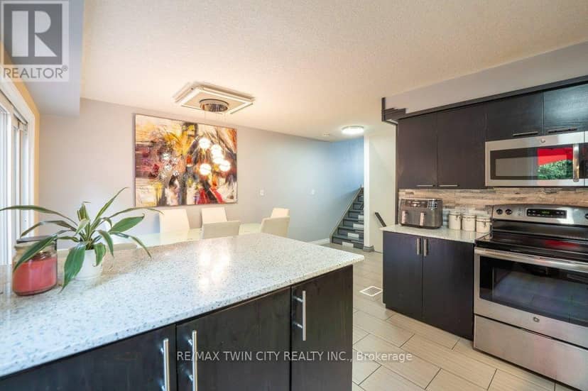 E33 - 110 Activa Avenue — photo 15 of 40