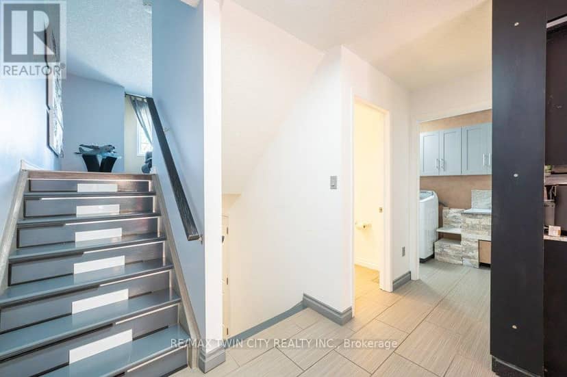 E33 - 110 Activa Avenue — photo 18 of 40