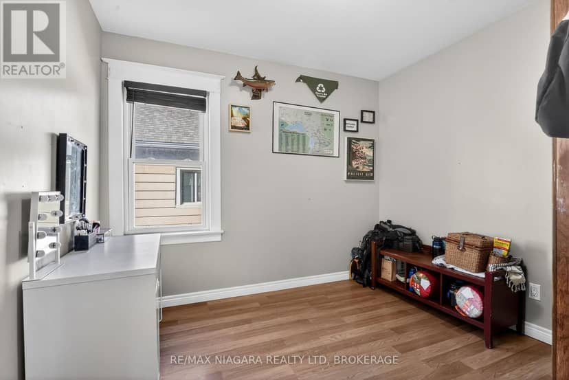 214 Niagara Street — photo 20 of 40