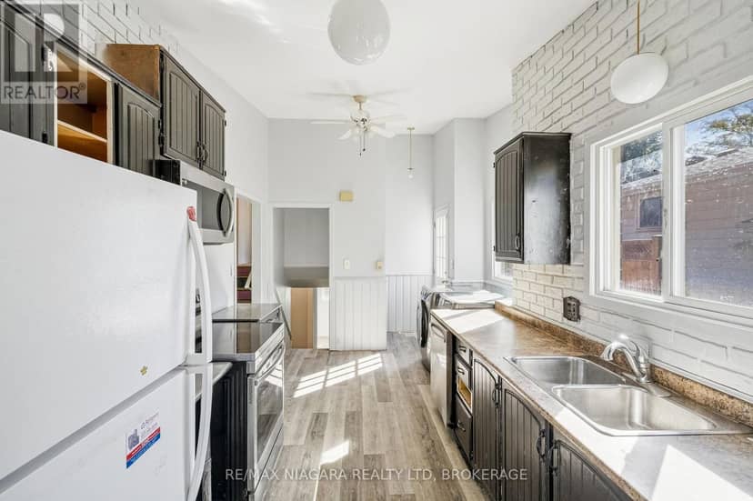 6916 Dolphin Street — photo 12 of 40