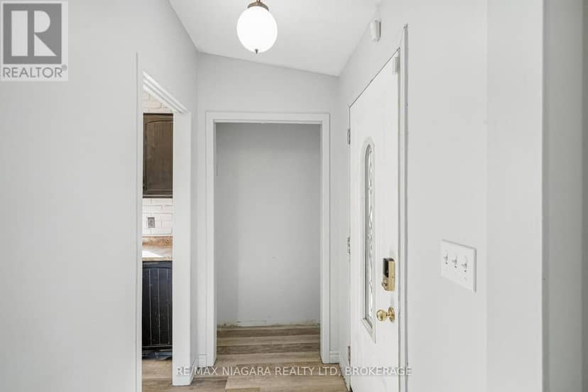 6916 Dolphin Street, Niagara Falls, photo 8