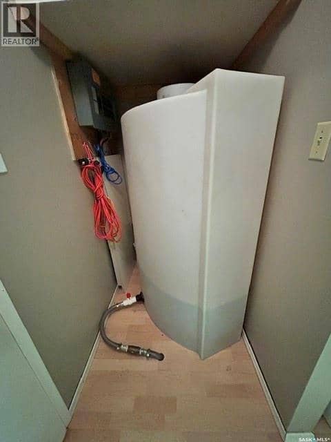 12 Spruce AVENUE — photo 18 of 21
