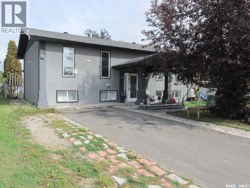 617 8th AVENUE W, Nipawin