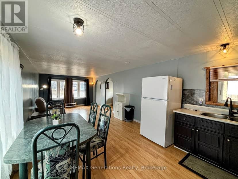 25 Coveney Street, Marathon, photo 4