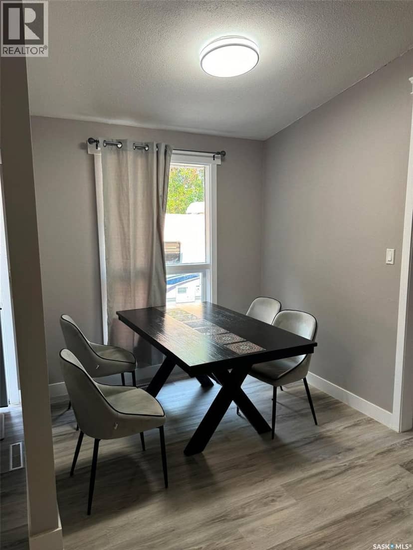 2905 Grant Road — photo 10 of 40