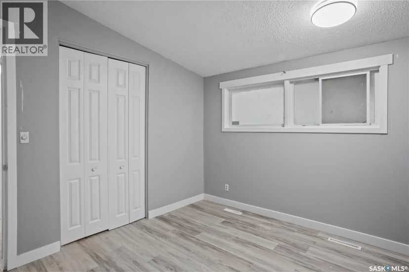 2905 Grant Road — photo 21 of 40