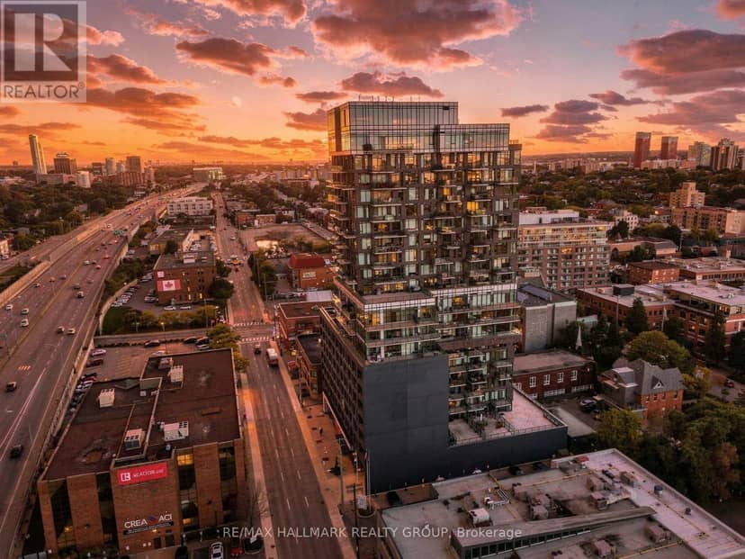 714 - 203 Catherine Street — photo 1 of 28