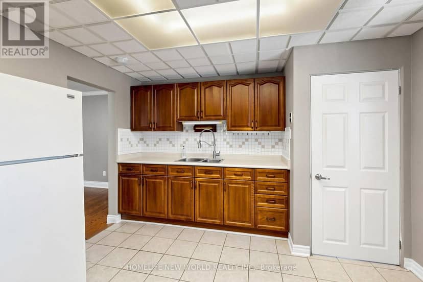 65 Walter Avenue — photo 10 of 40