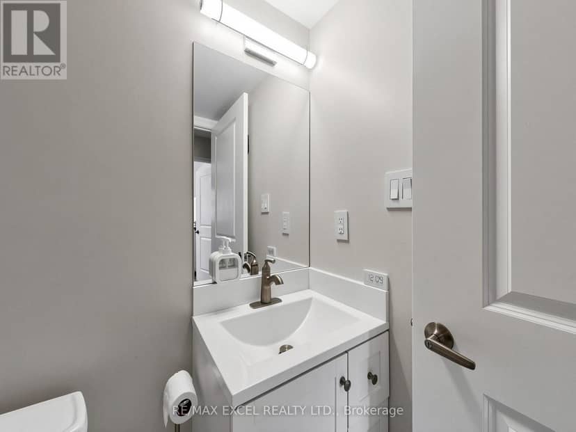 711 - 920 Sheppard Avenue W — photo 24 of 33