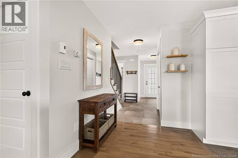 32 Rochefort Street — photo 4 of 40