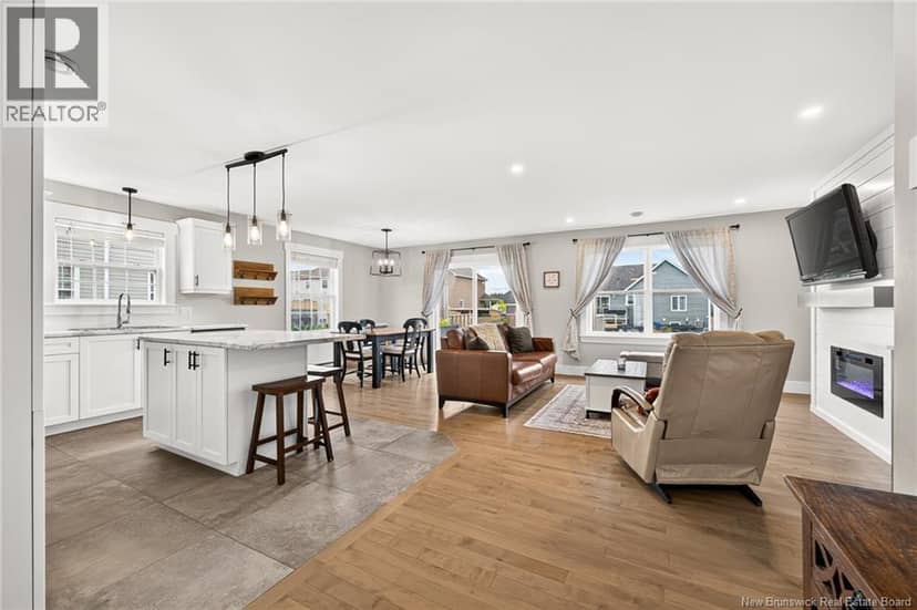 32 Rochefort Street — photo 7 of 40
