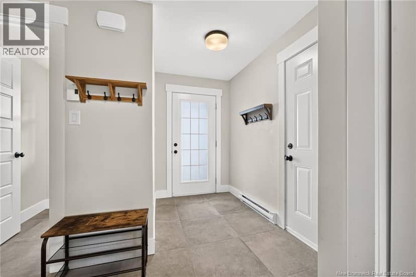 32 Rochefort Street — photo 3 of 40