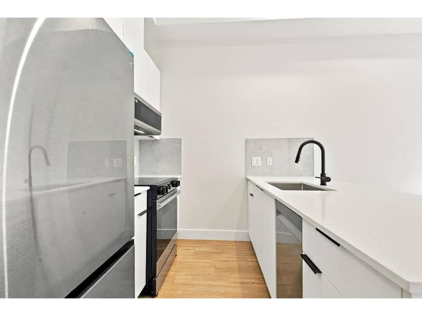 106 14398 60 AVENUE, Surrey