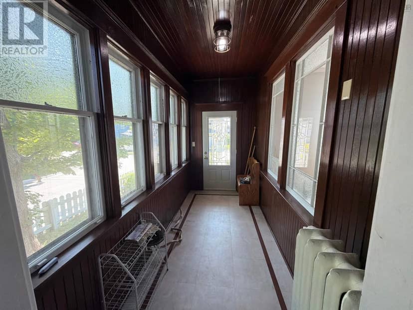 260 York Street — photo 22 of 25
