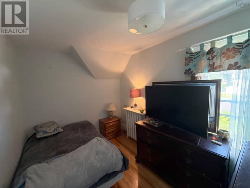 260 York Street — photo 14 of 25