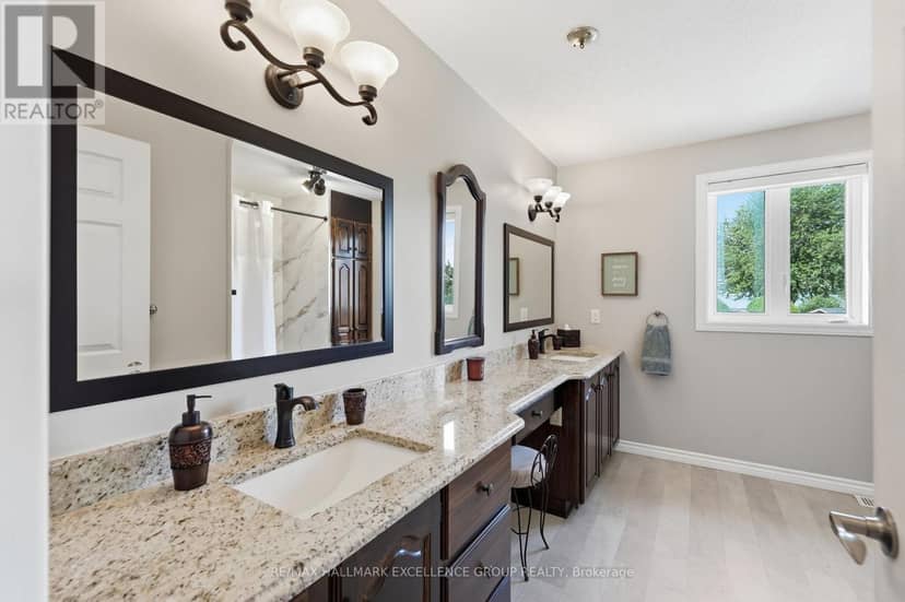 2570 Woods Street — photo 25 of 40