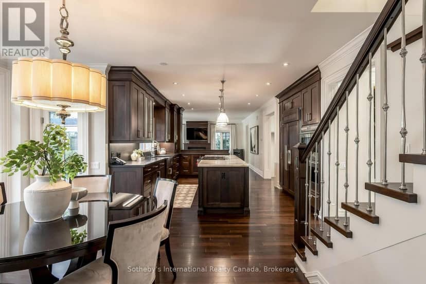 1073 Lakeshore Road E — photo 10 of 40