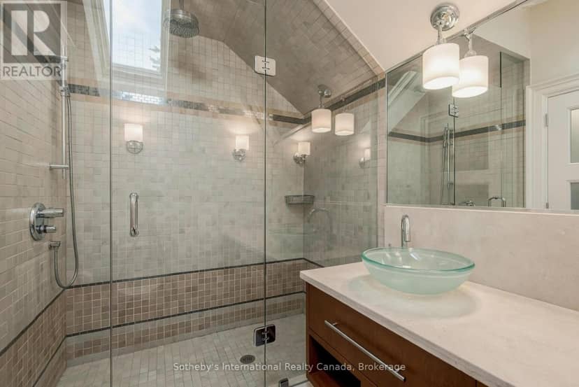 1073 Lakeshore Road E — photo 31 of 40