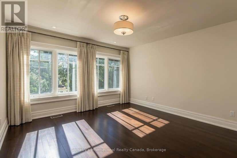 1073 Lakeshore Road E — photo 33 of 40