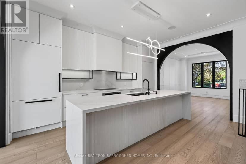 119 Glengrove Avenue W — photo 10 of 40