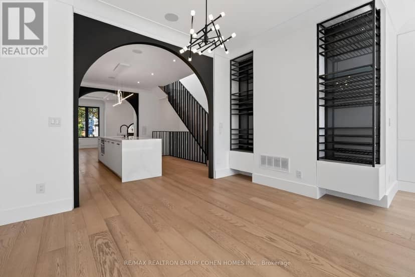 119 Glengrove Avenue W — photo 11 of 40