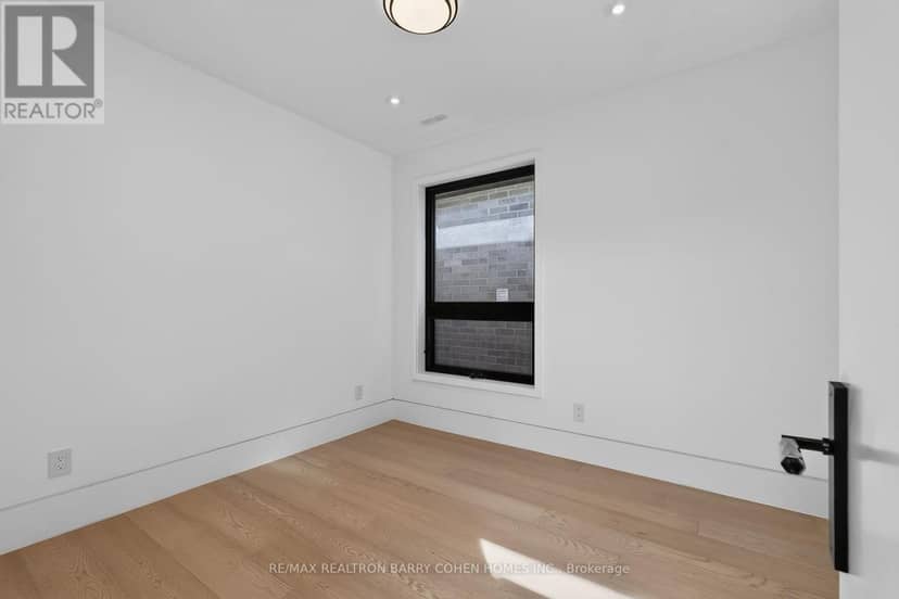 119 Glengrove Avenue W — photo 32 of 40