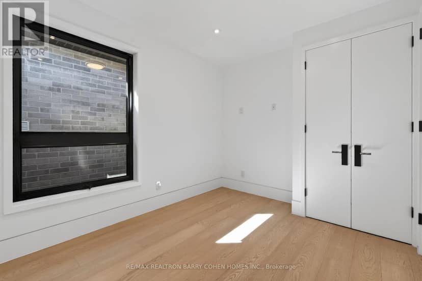119 Glengrove Avenue W — photo 33 of 40