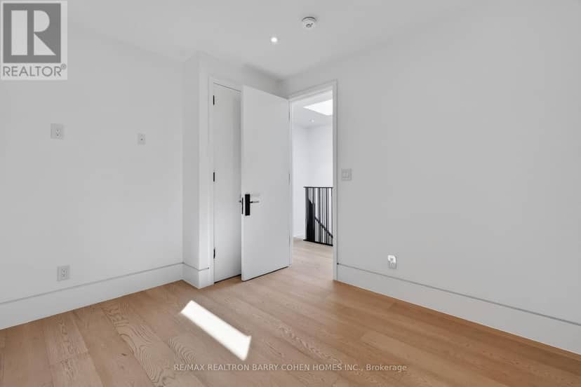119 Glengrove Avenue W — photo 34 of 40