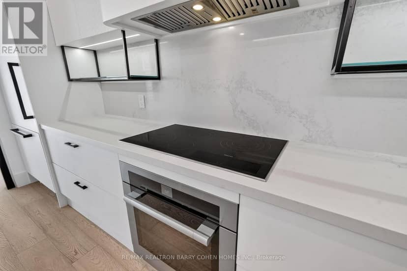 119 Glengrove Avenue W — photo 9 of 40