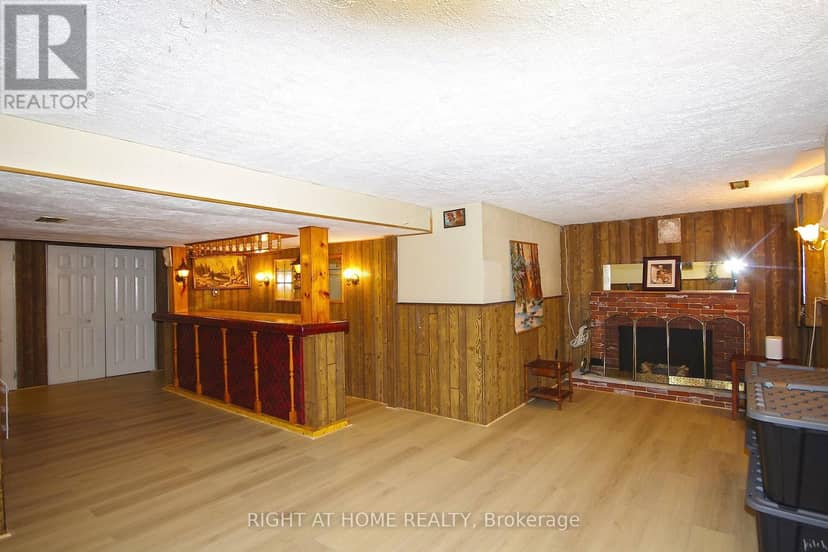 53 - 1055 Shawnmarr Road — photo 22 of 28