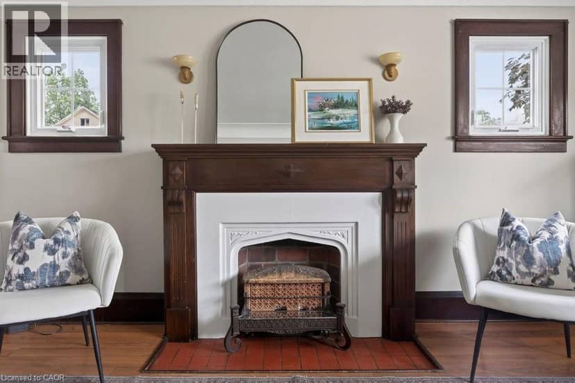 403 BROAD Street E — photo 11 of 40