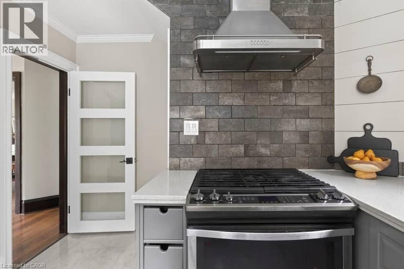 403 BROAD Street E — photo 19 of 40